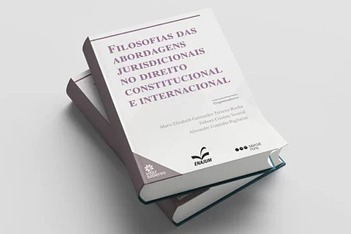 Professor Alexandre Coutinho Pagliarini lança livro no Superior Tribunal Militar, que escreveu com a Ministra Presidente Dra. Elizabeth Rocha