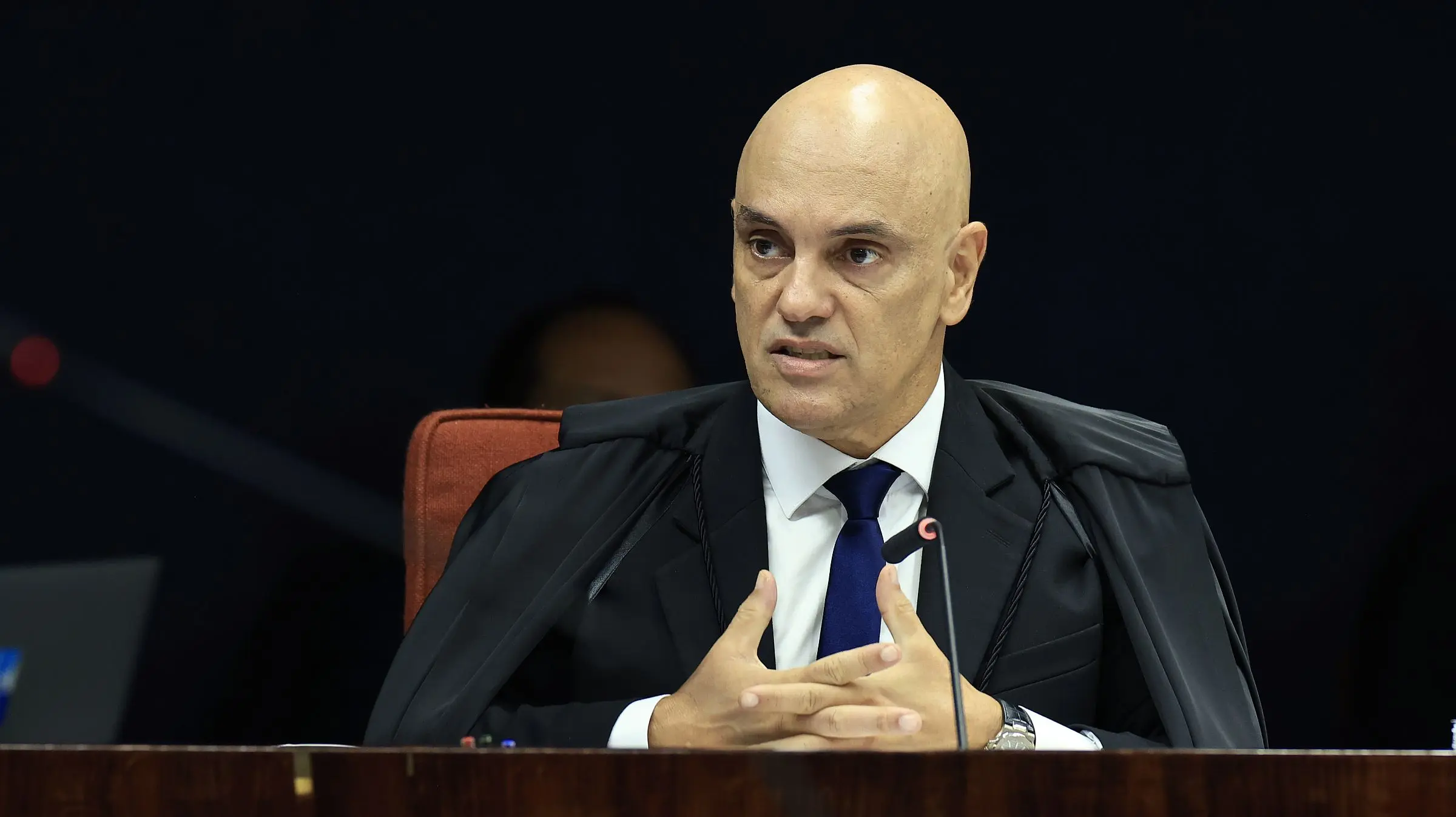 Sem acesso a bancos? Entenda possíveis sanções contra cúmplices da censura e familiares